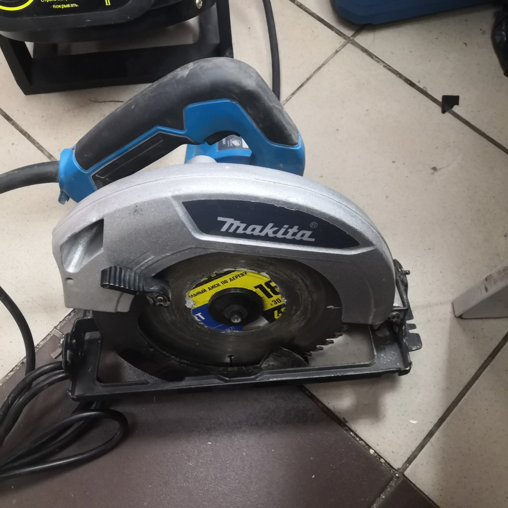 Торцовочная пила makita