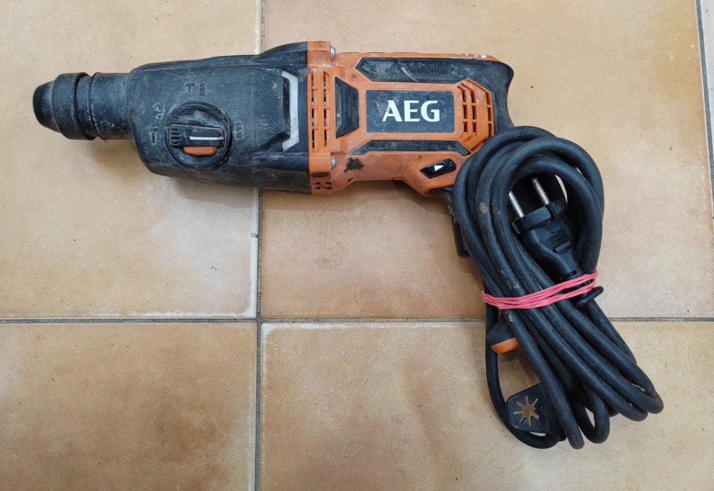 Перфоратор AEG KH 24 IE