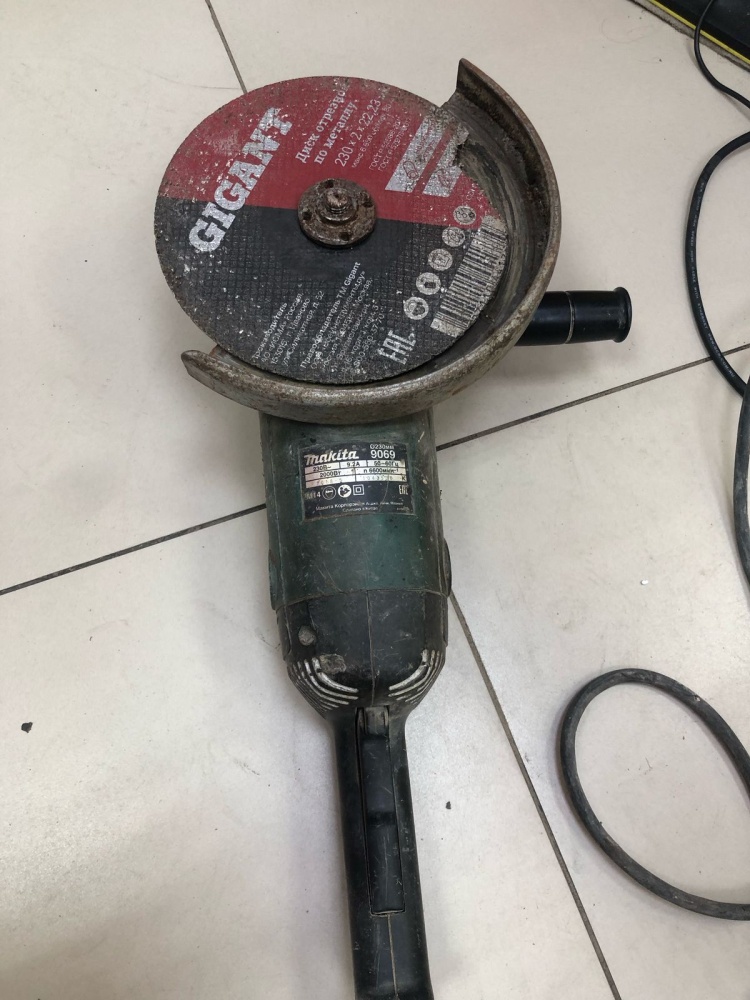Болгарка Makita 9069