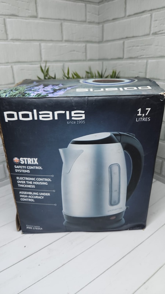 Чайник Polaris PVPWK1718CaL