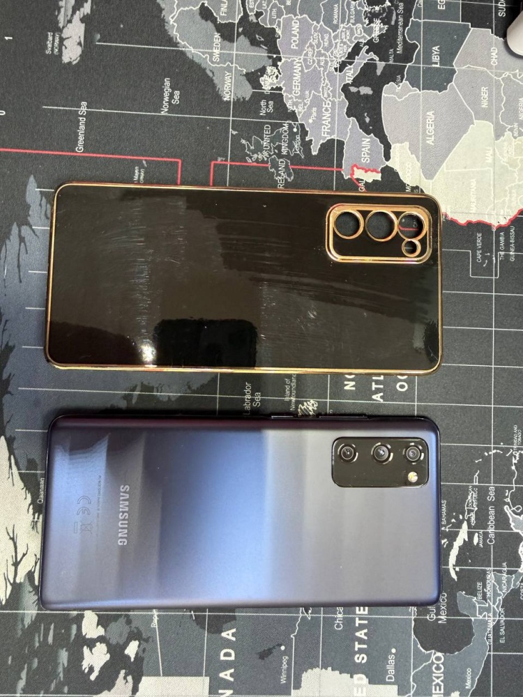 Смартфон Samsung S20 FE 6/128