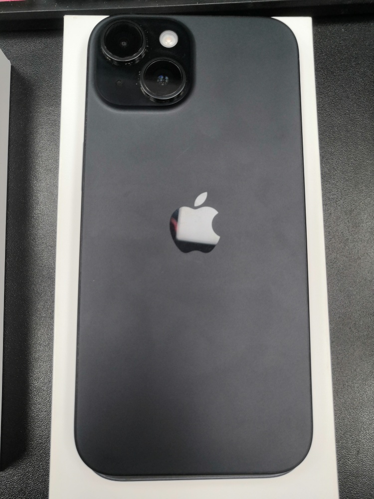 Смартфон iPhone 15 128