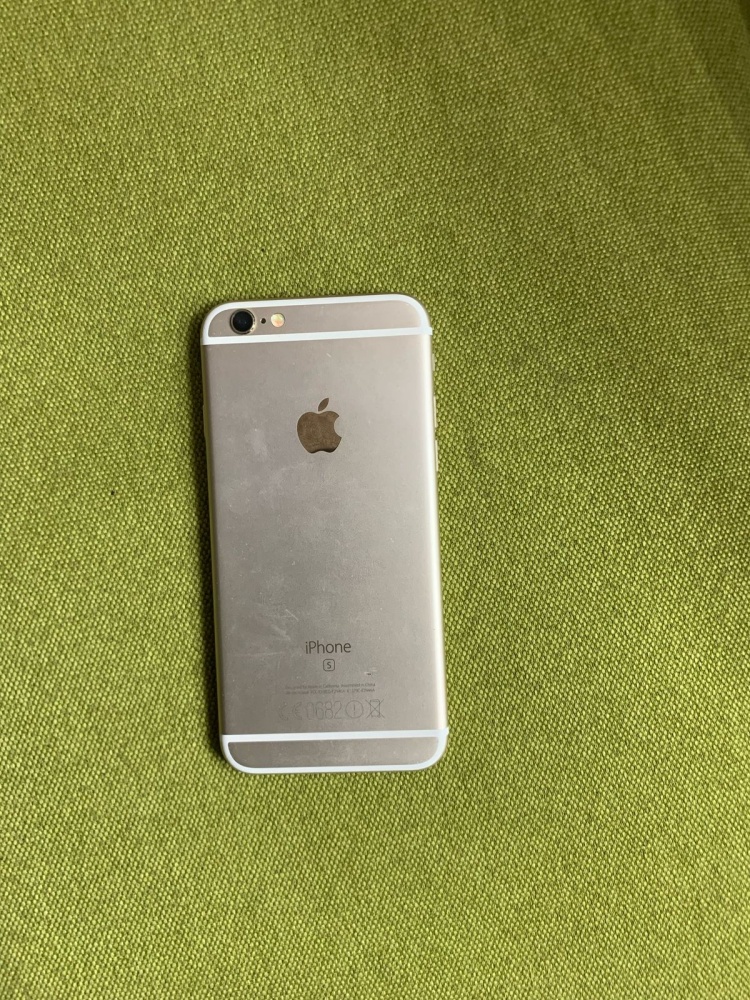 Смартфон iPhone 6S 64GB