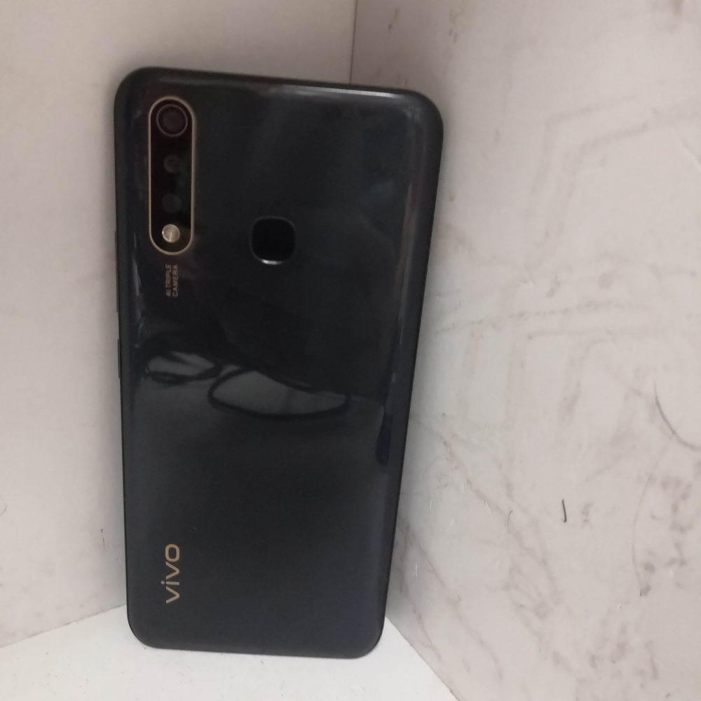 Смартфон Vivo 1915