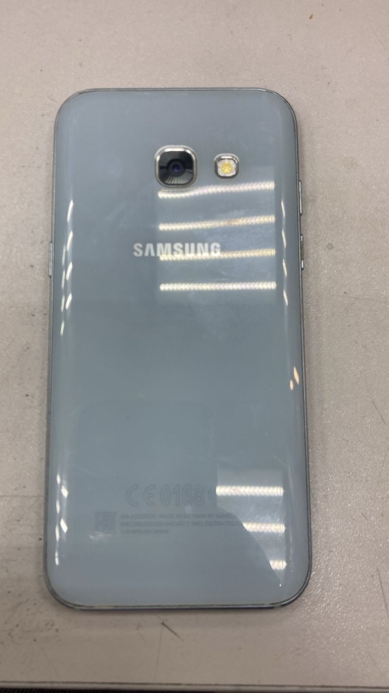 Смартфон Samsung A3