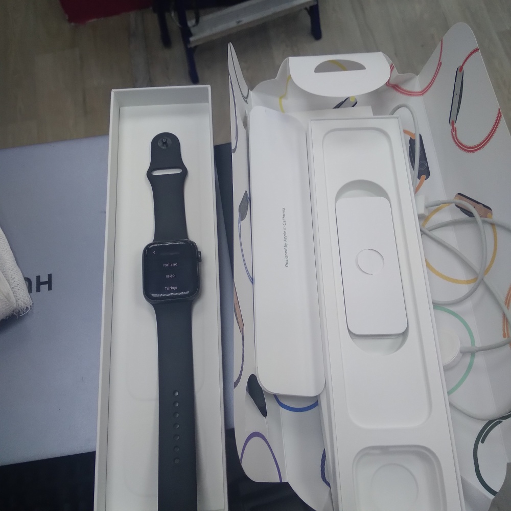 Часы Apple Watch 44mm