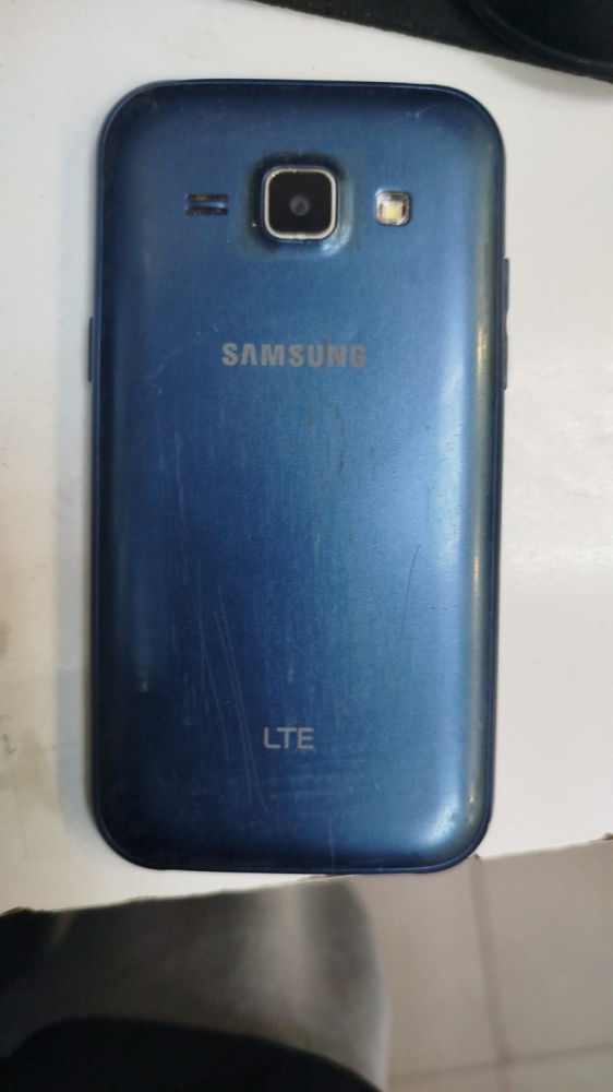 Смартфон Samsung J1
