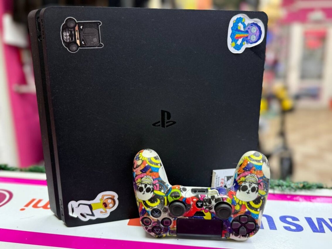 Sony PlayStation 4 slim