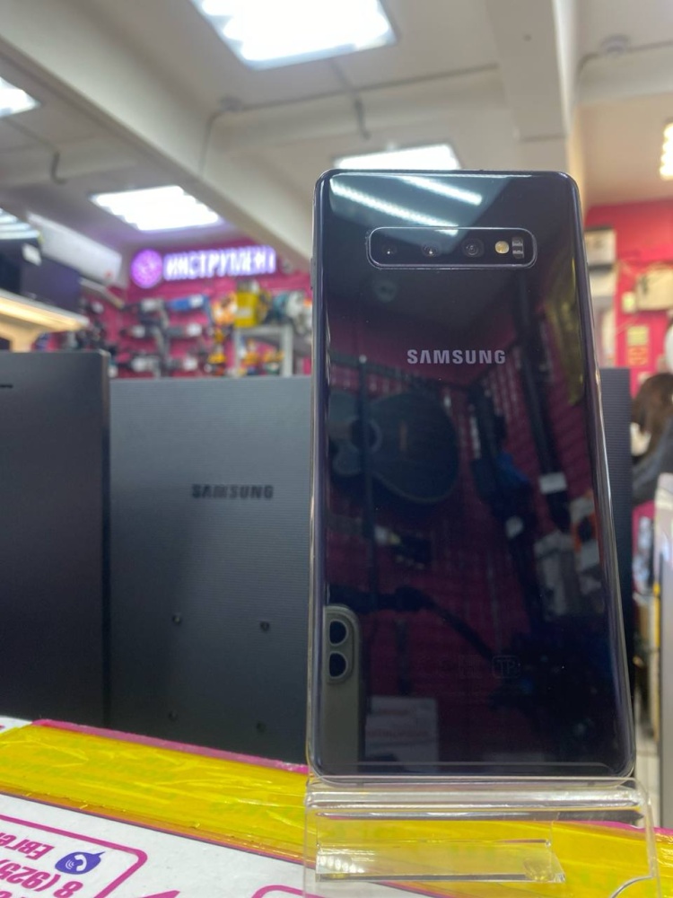 Смартфон Samsung S10 plus 8/128GB