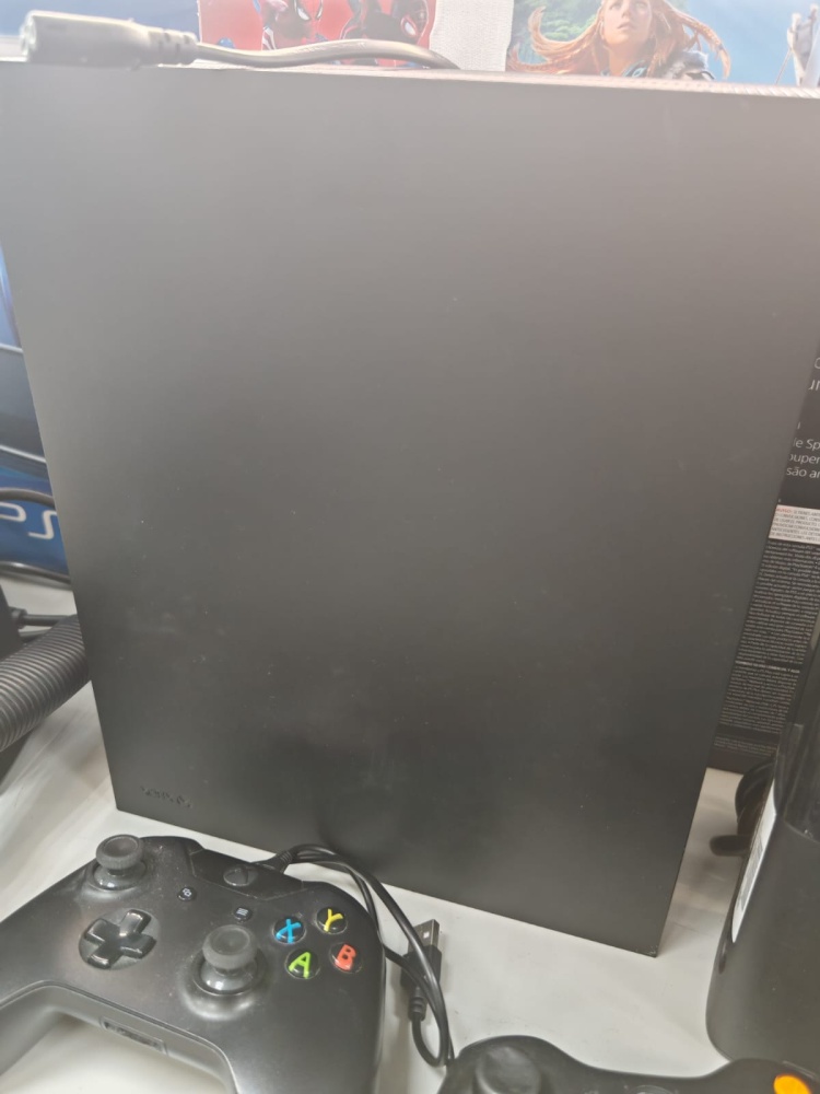 Игровая приставка XBOX ONE X