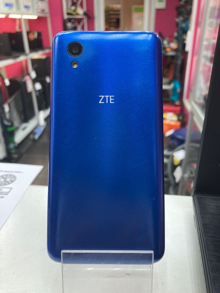 Мобильный телефон ZTE Blade a3