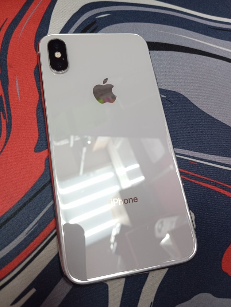 Смартфон iPhone X 64Gb