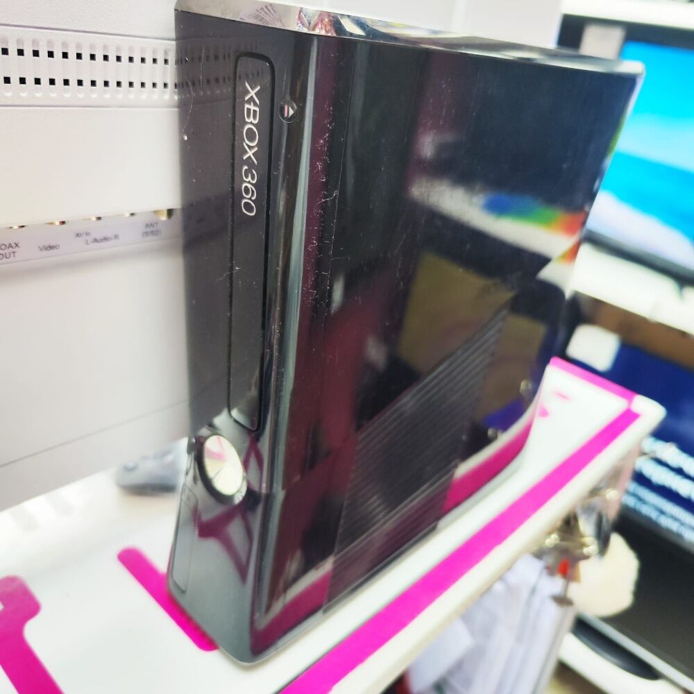 Игровая приставка XBOX 360 250гб
