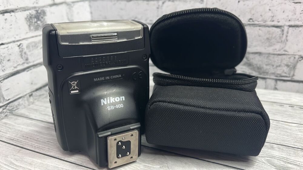 Фотовспышка Nikon SpeedLight SB-400