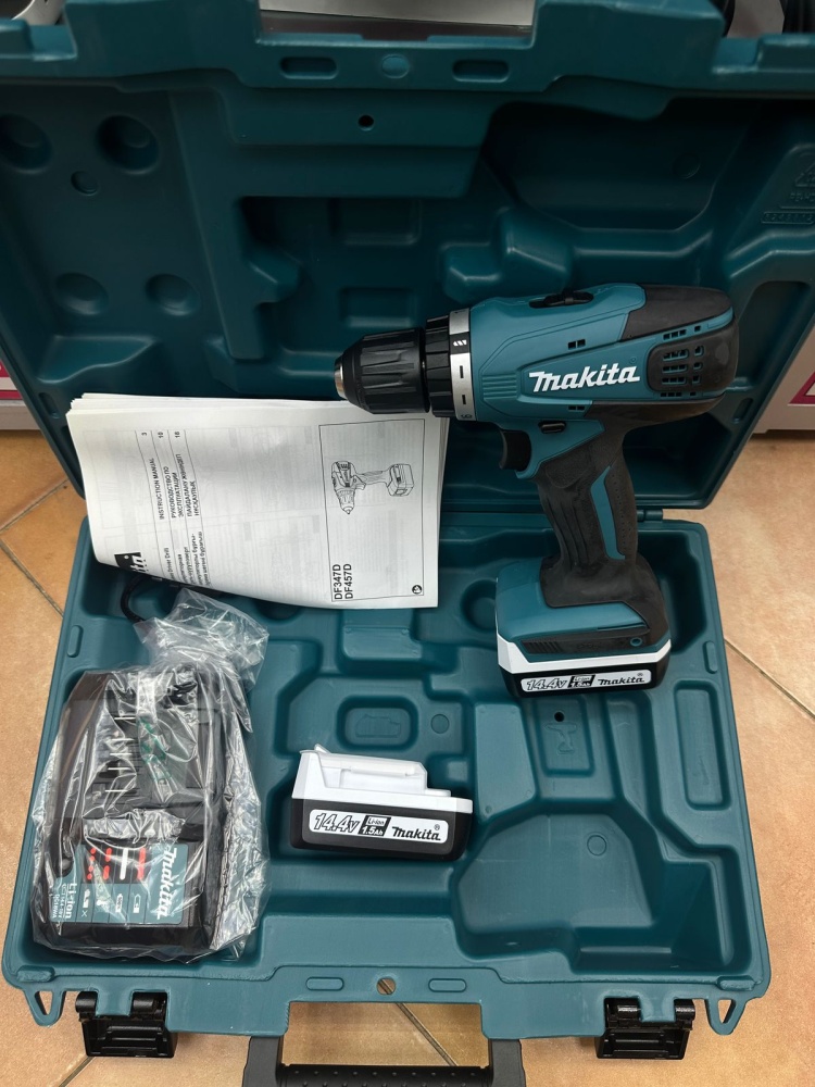 Шуруповерт Makita DF347DWE