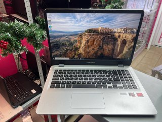 Ноутбук Maibenben m543   оперативка 8 гб/видеокарта AMD Radeon Graphics 496mb/ процессор AMD Ryzen 3 4300U