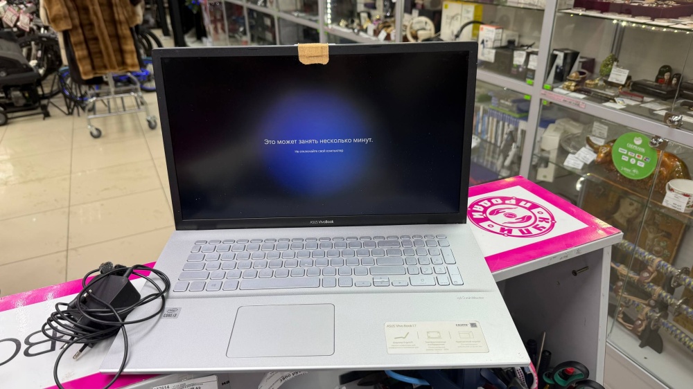 Ноутбук ASUS Vivibook 17 8/512