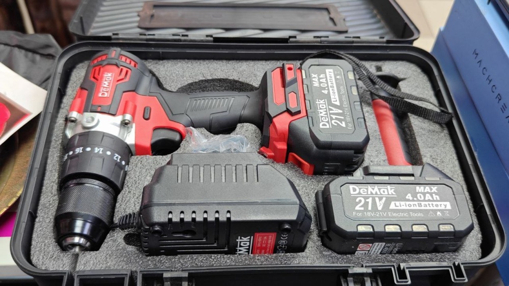 Шуруповерт Demak 21v