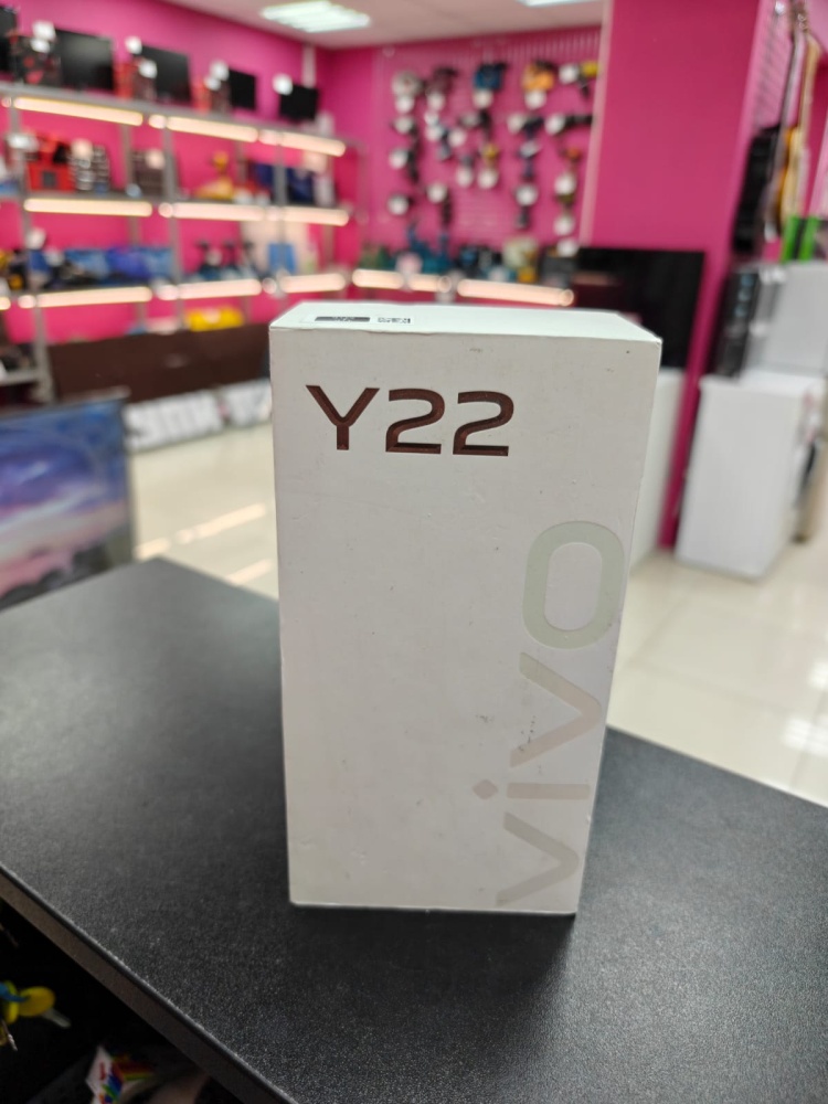 Смартфон Vivo V22 4/64