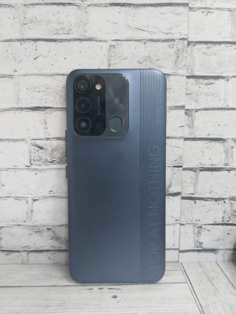 Мобильный телефон Tecno Spark 8c 4/64