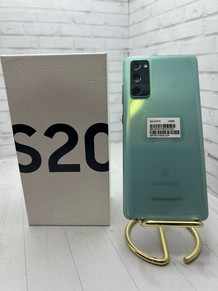 Смартфон Samsung S20 FE 6/128