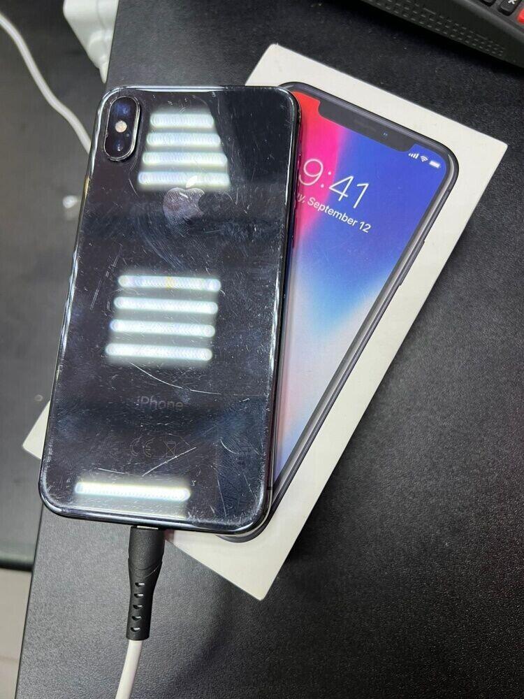 Смартфон iPhone X 64Gb