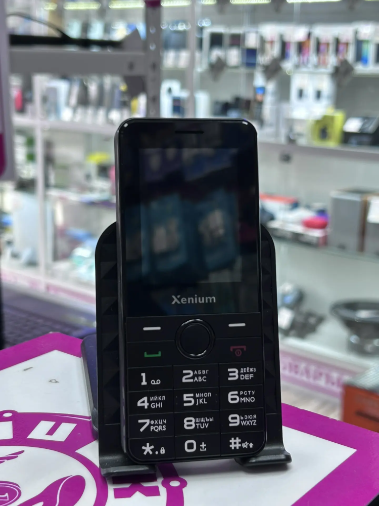 Мобильный телефон Philips X240