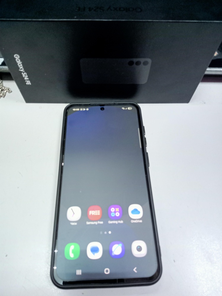 Смартфон Samsung S24 FE