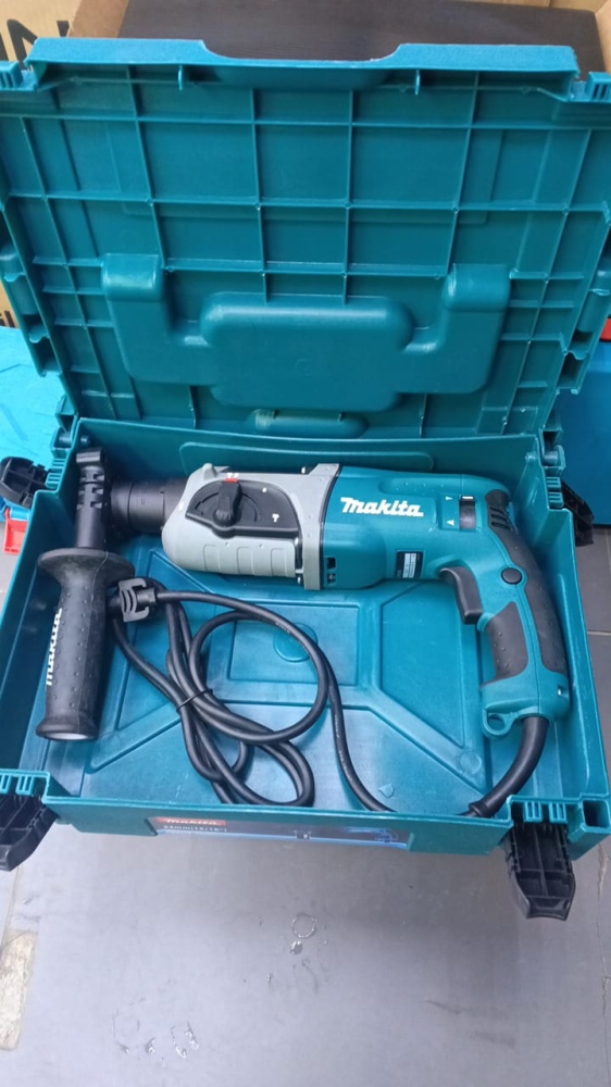 Перфоратор MAKITA HR2470