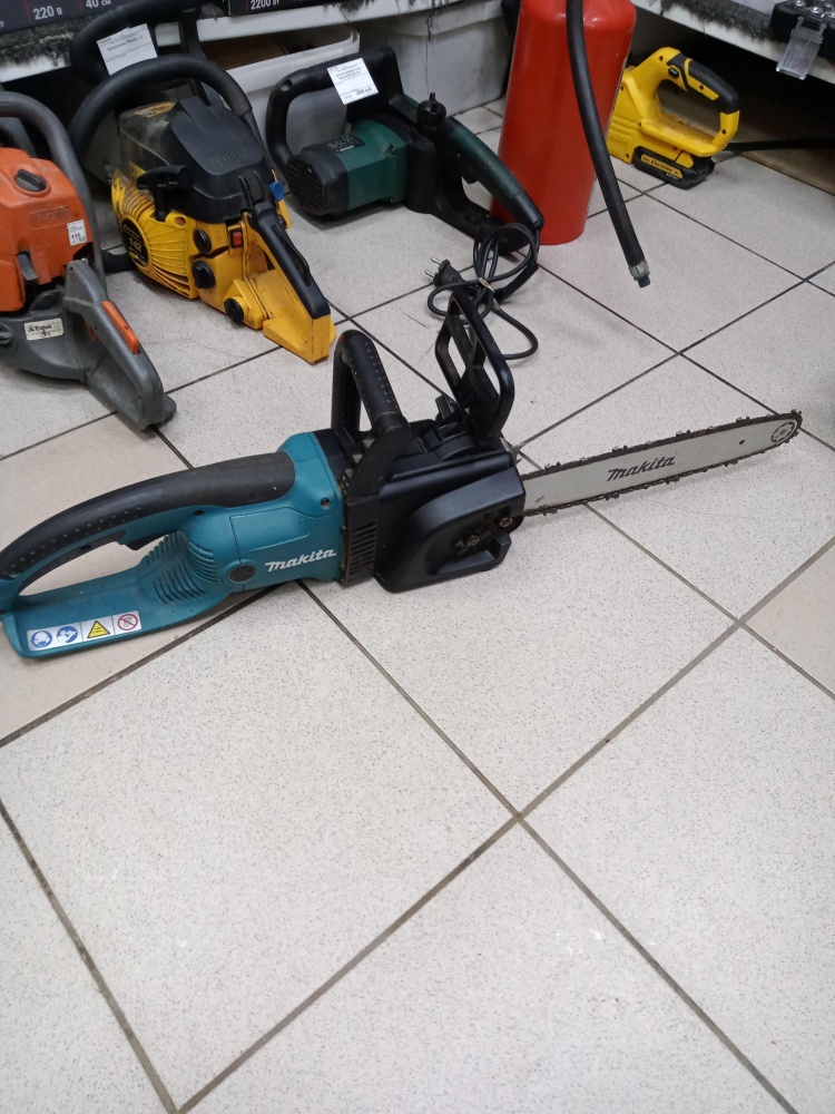 Цепная электропила MAKITA UC3530 A
