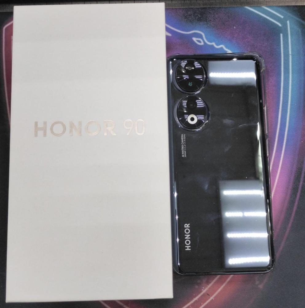 Смартфон Honor 90 8/256