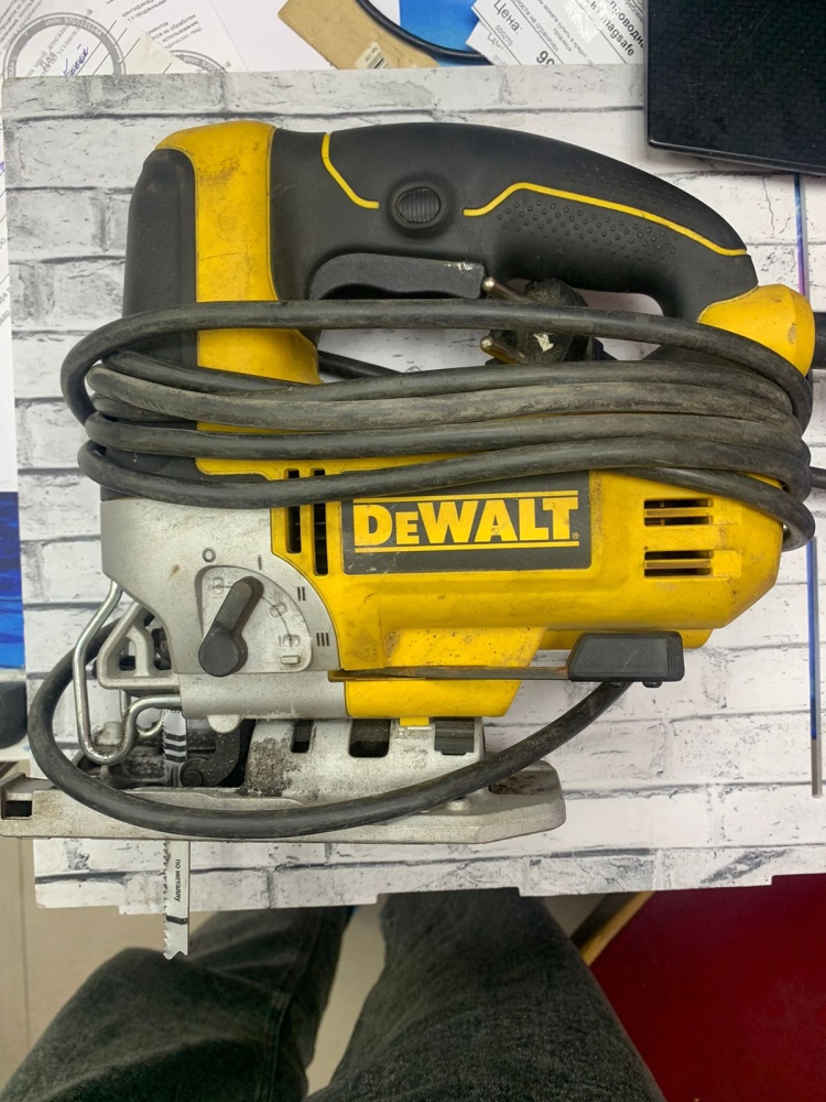 Лобзик DeWALT  DW349