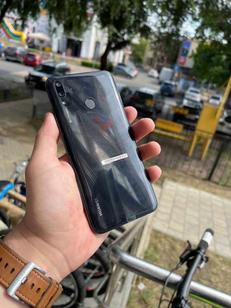 Смартфон Huawei Y9 4/64