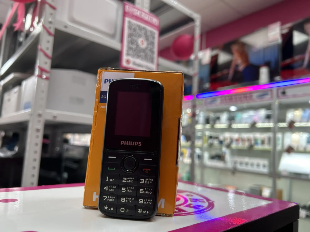 Мобильный телефон Philips Xenium E2101