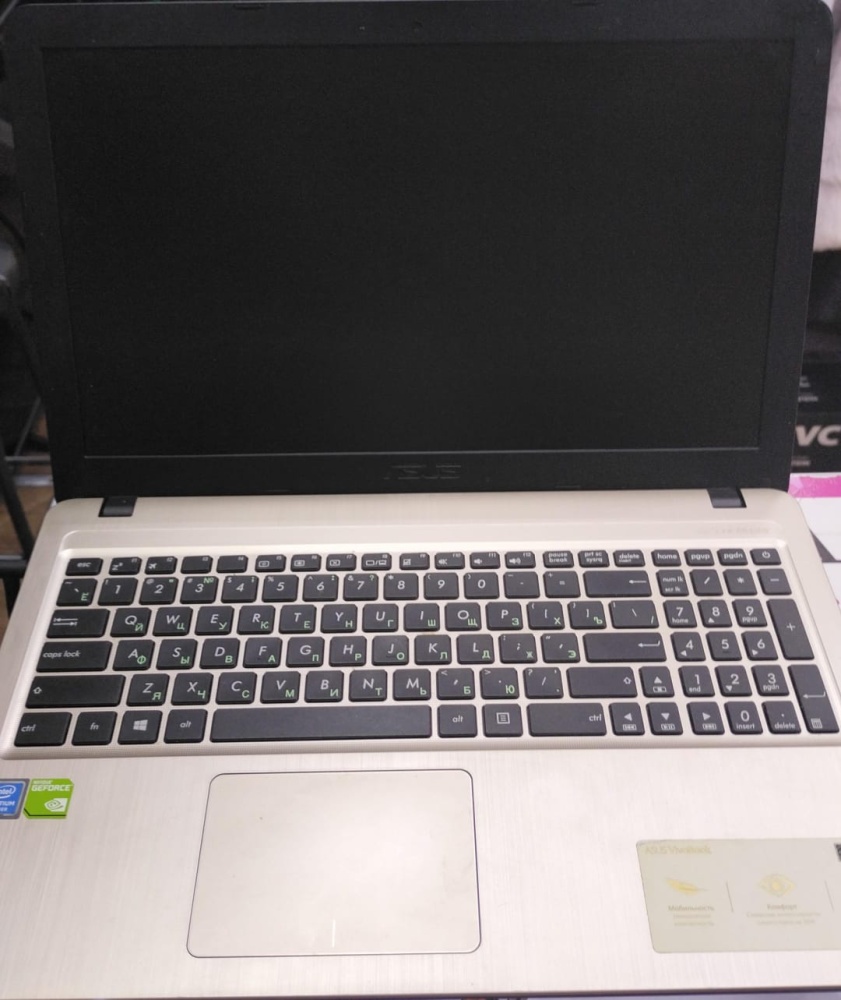 Ноутбук ASUS 15,6"