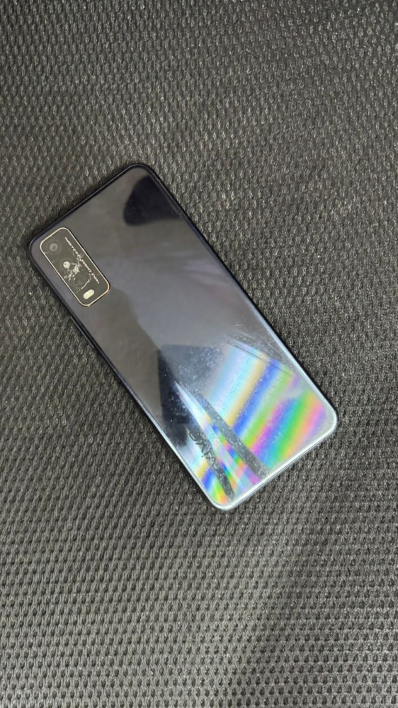 Смартфон Vivo V2027  4/64