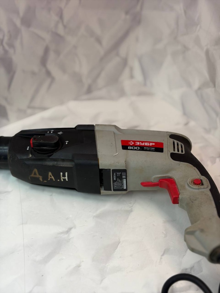 Перфоратор зубр п-26-800