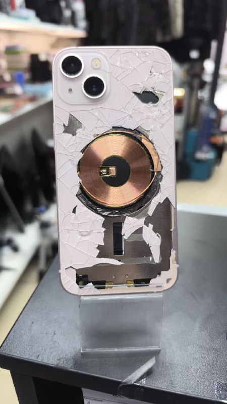 Смартфон iPhone 13 256 Gb