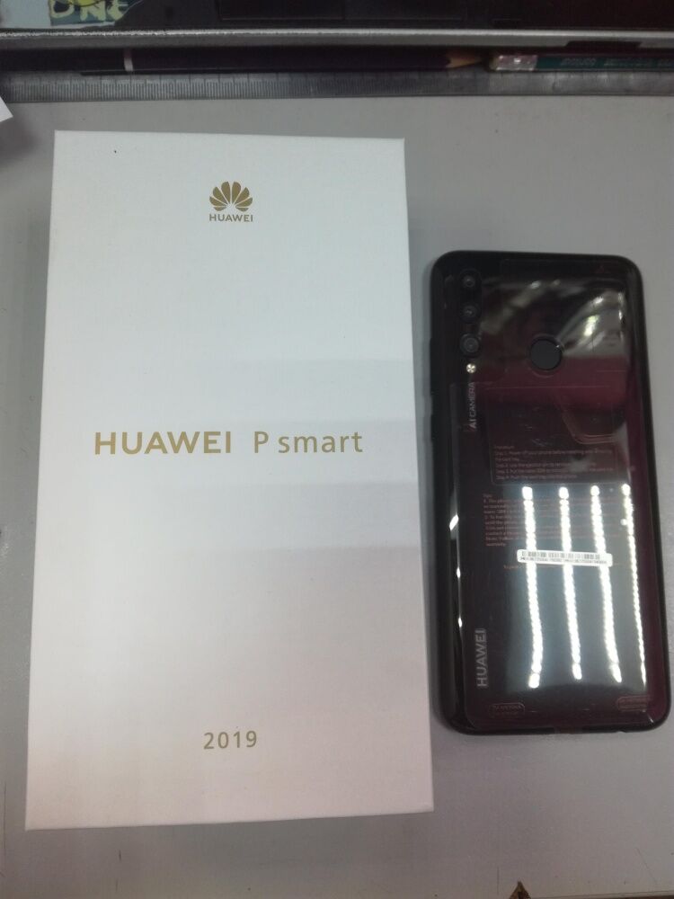 Смартфон Huawei P Smart 2019