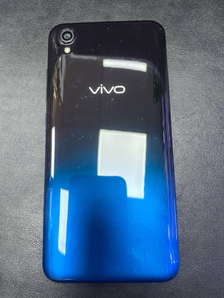 Смартфон Vivo 1820 32gb