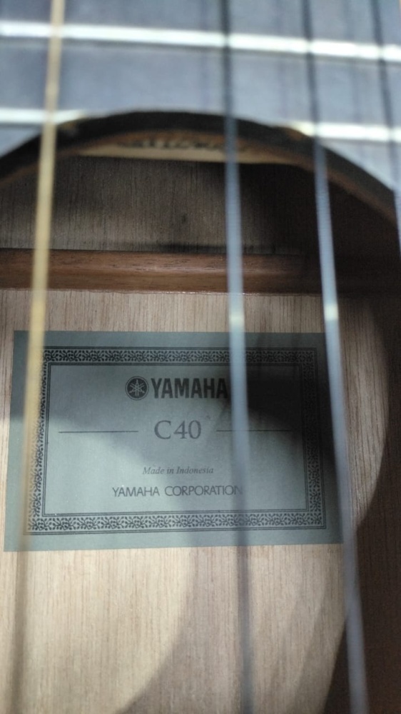 Гитара Yamaha C40