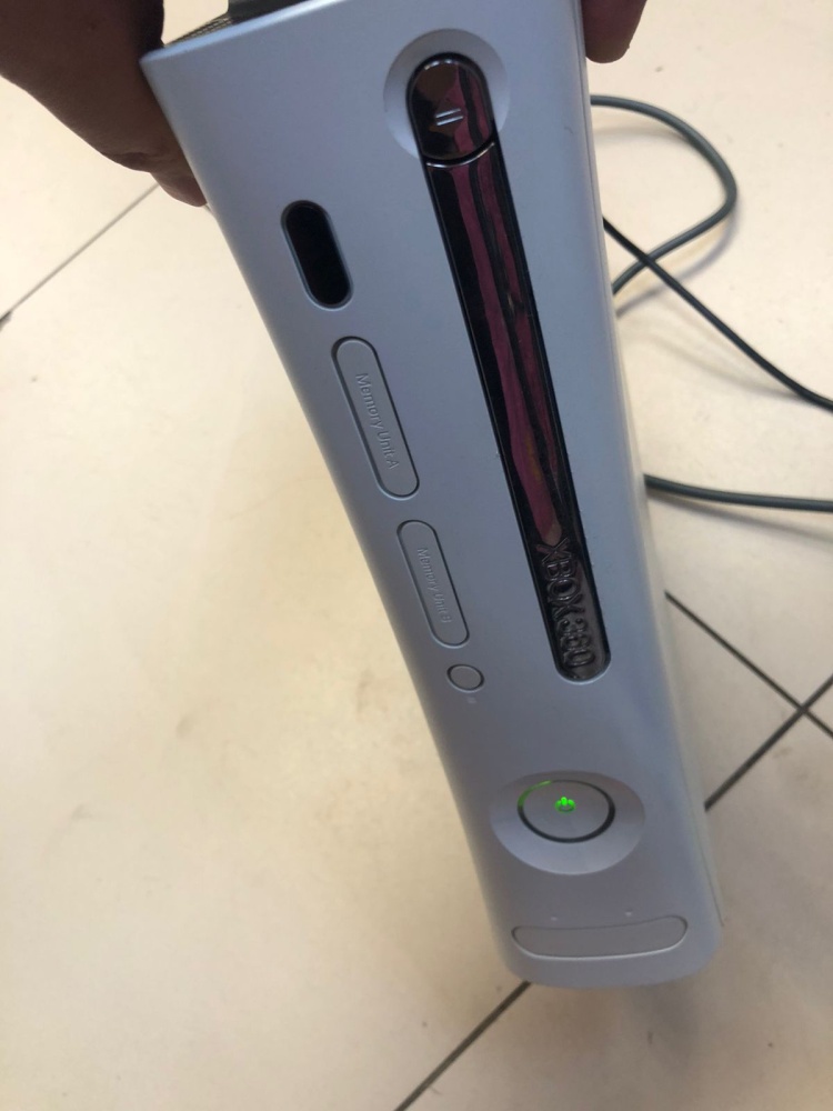 Игровая приставка XBOX 360