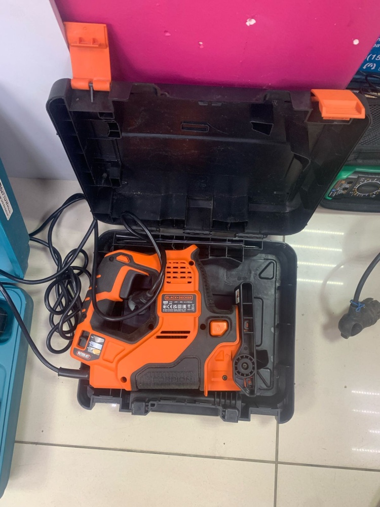 Сабельная пила Black Decker RS 890