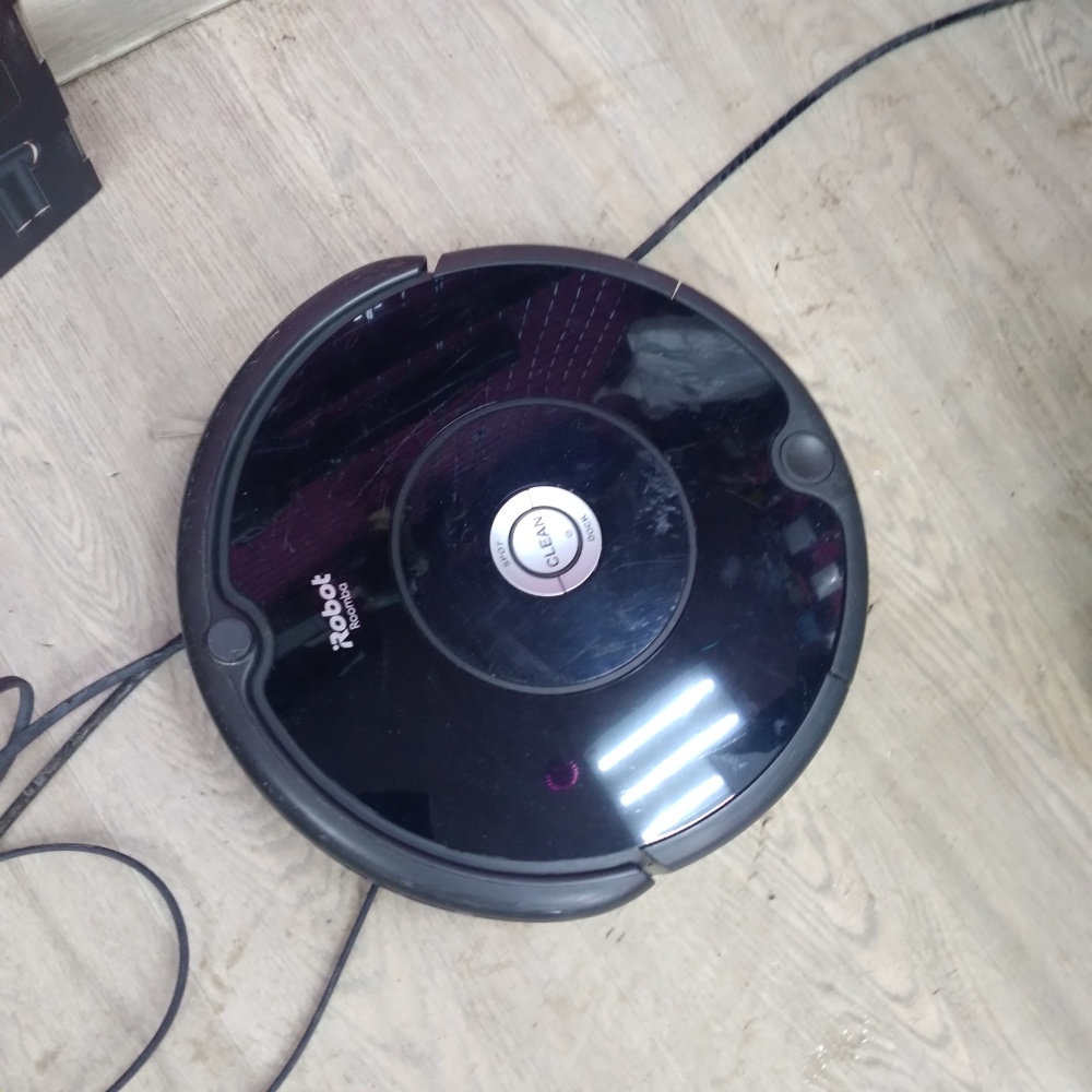 Робот-пылесос robot roomba