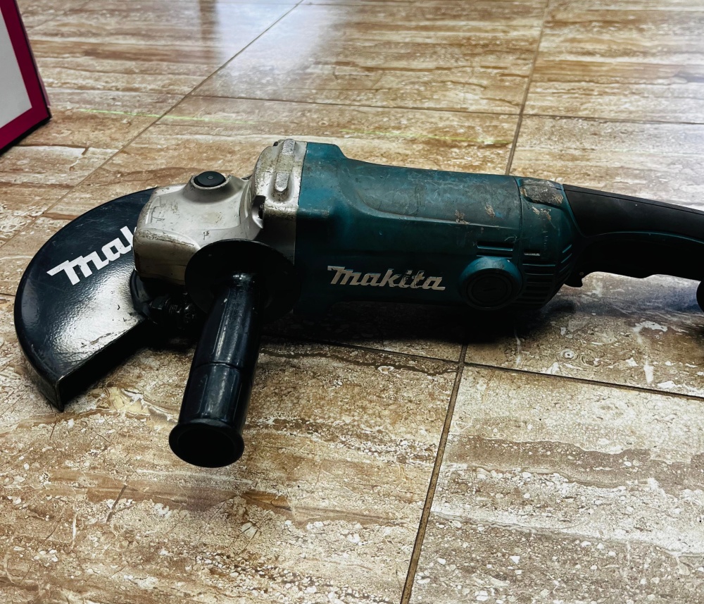 Болгарка MAKITA GA9050