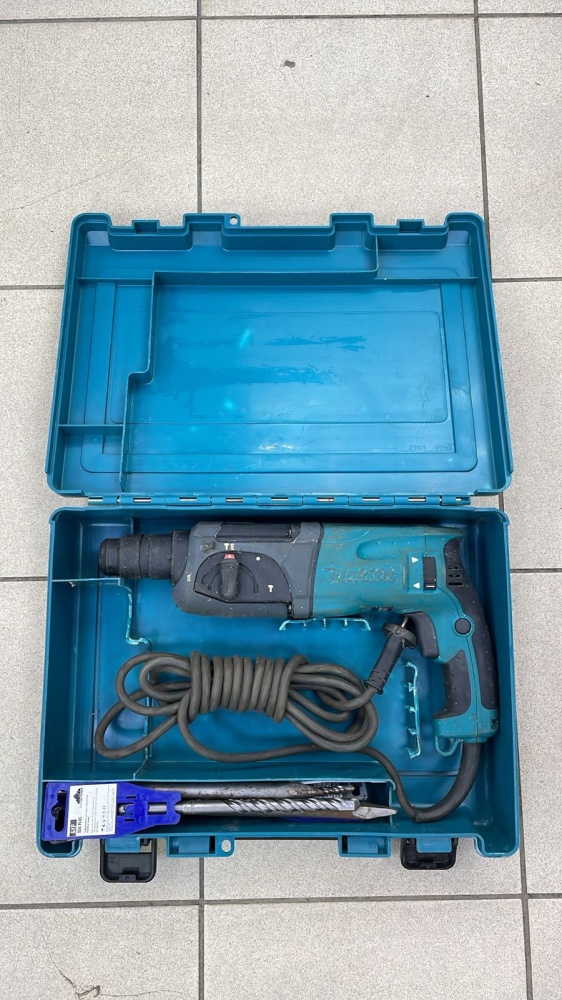 Перфоратор Makita hr2470