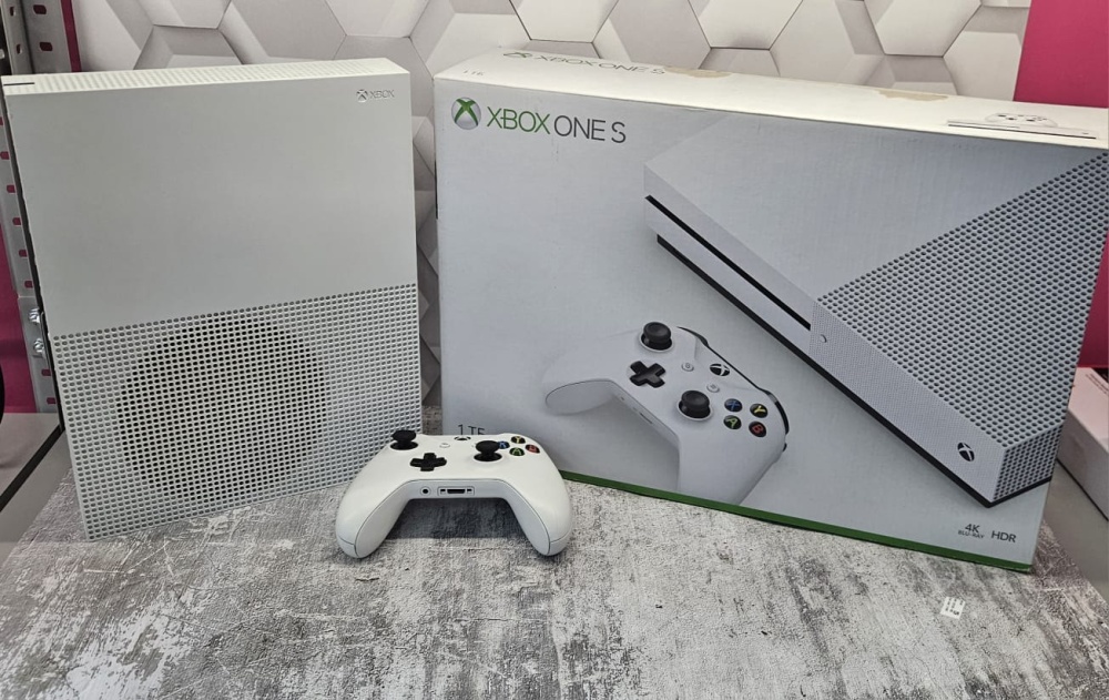 Игровая приставка XBOX ONE S