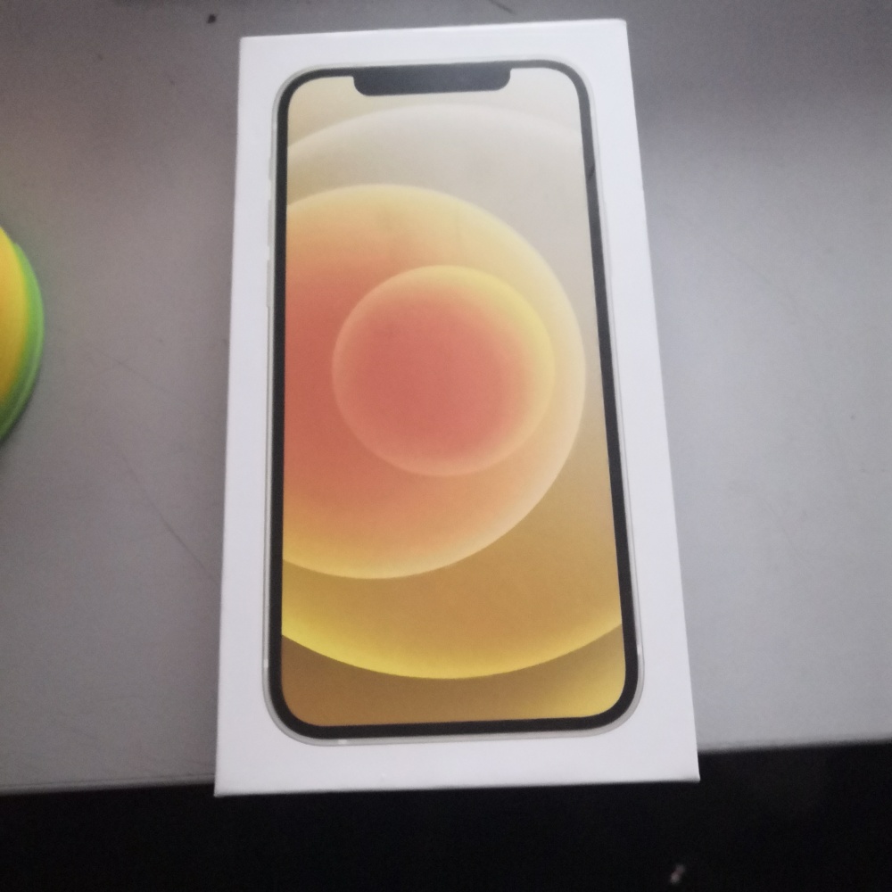 Смартфон iPhone 12 64 Gb