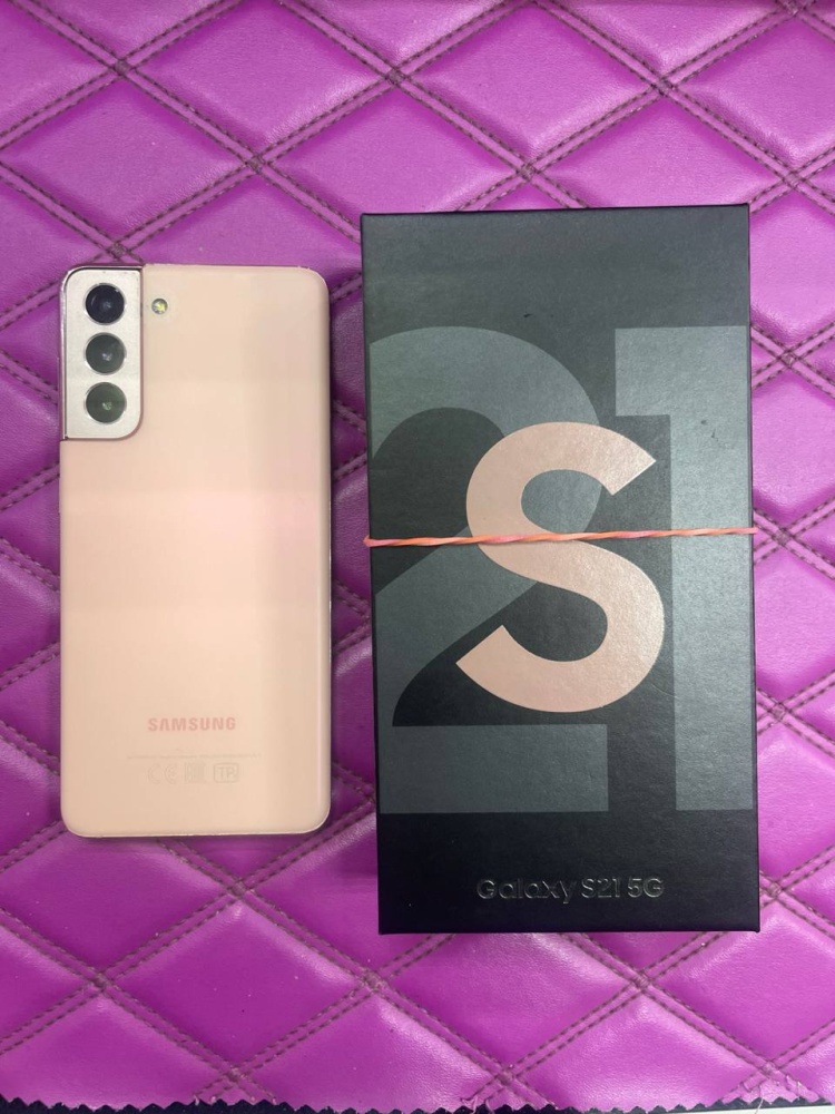 Смартфон Samsung S21 8/256