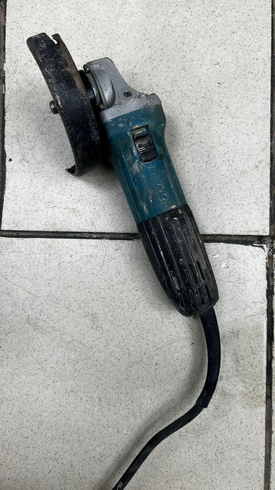 УШМ (Болгарка)  Makita